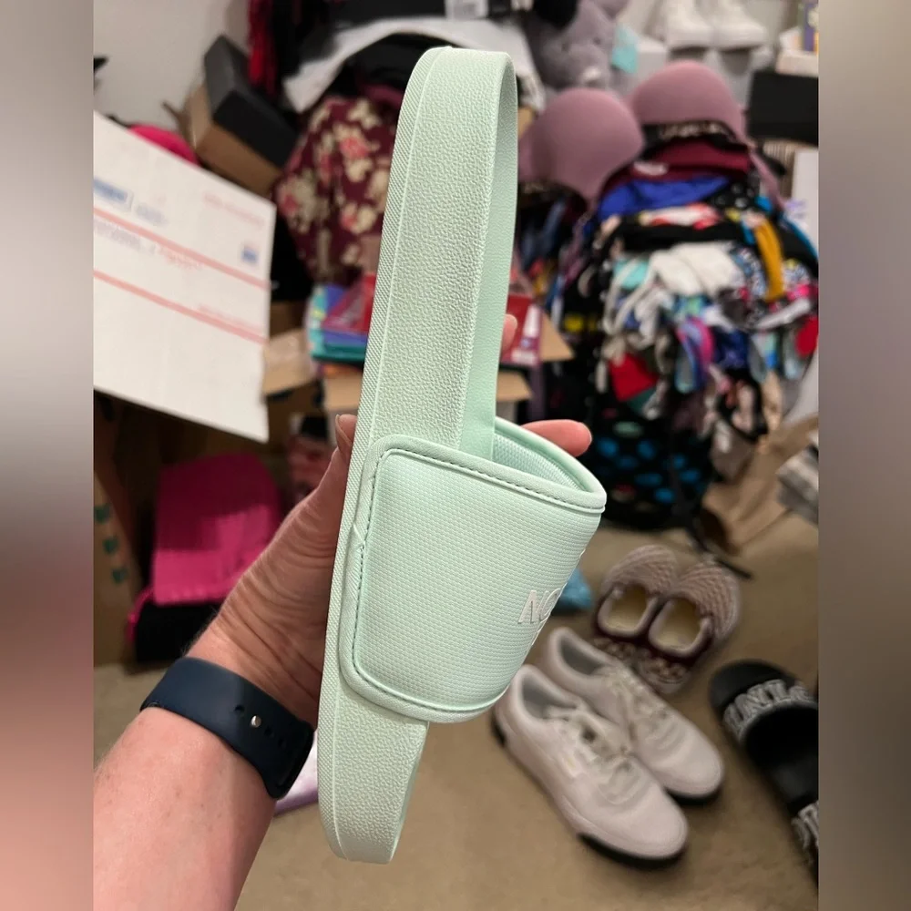 North Face Slides - Picture 5 of 8